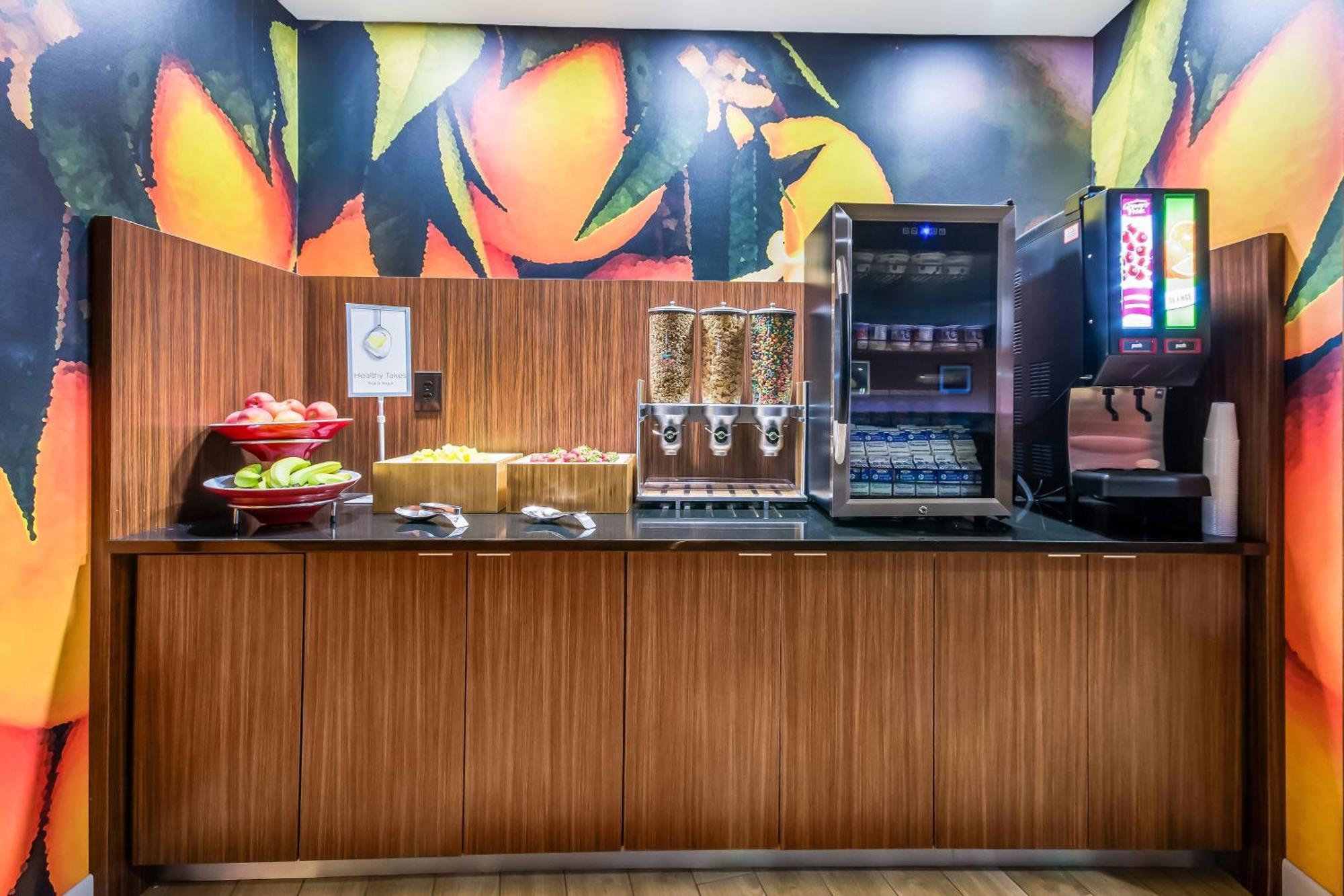 Hotel Fairfield & By Marriott 3*