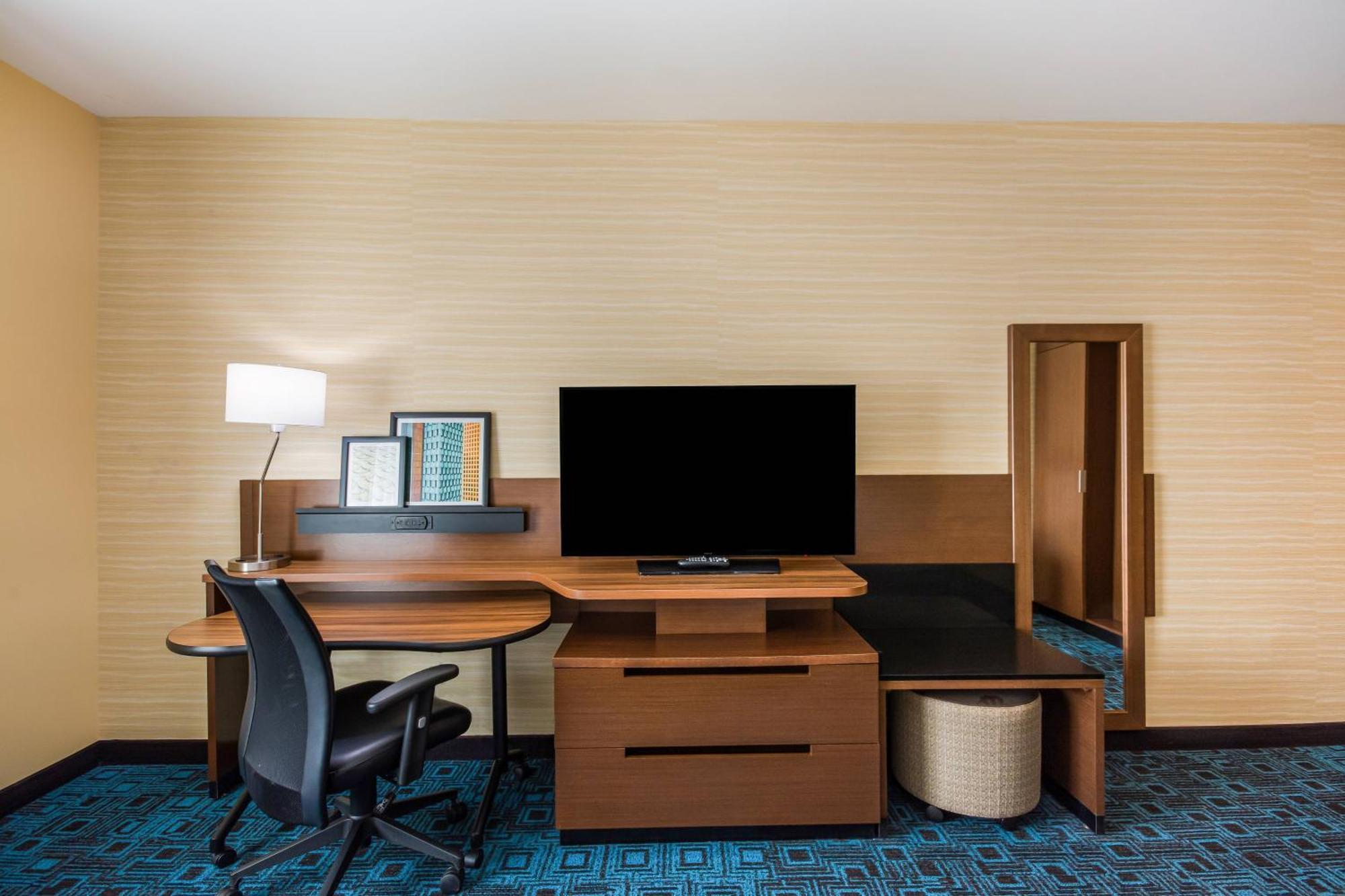Hotel Fairfield & By Marriott 3*