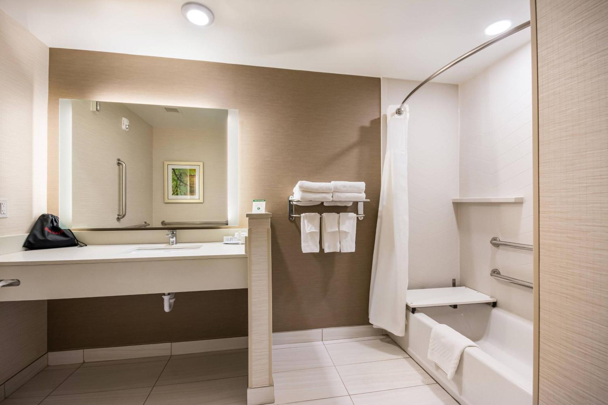 Fairfield & By Marriott 3*